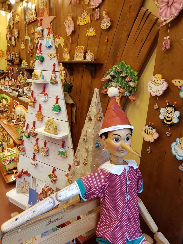 An Authentic, Inimitable Florence: Walking Through the Workshops of Craftsmen Worldwide