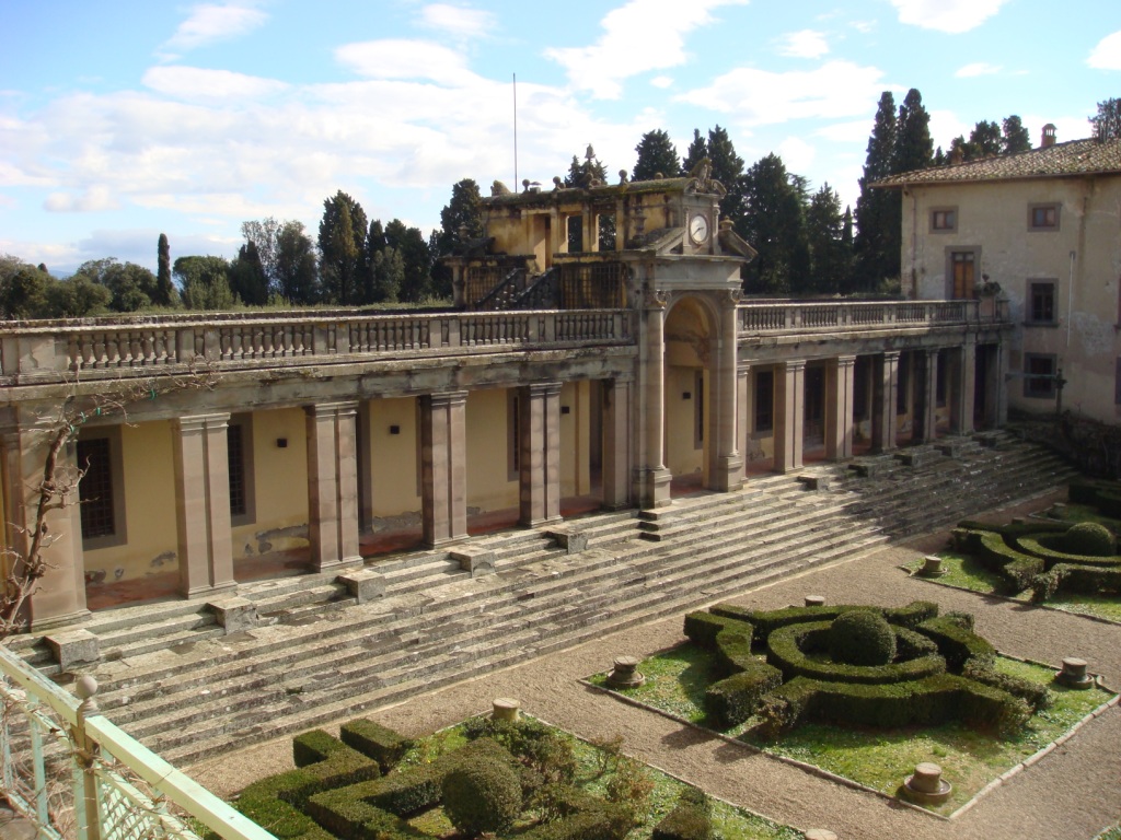 Enrico Caruso's Villa, the Myth of the Napolitan Song