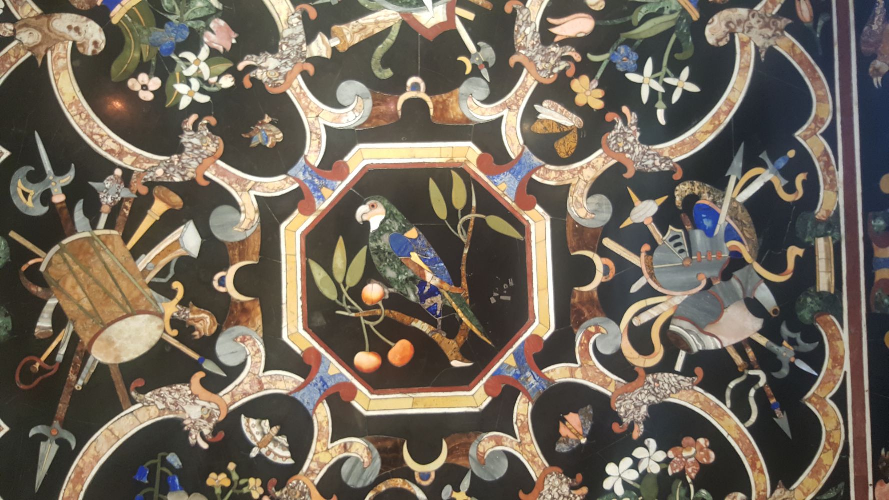 Visita guiada de una hora al Opificio delle Pietre Dure: el mosaico florentino en piedras duras