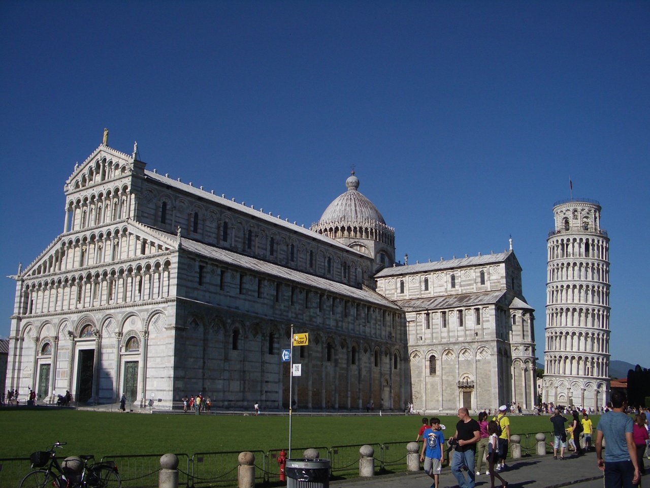 Pisa and Lucca Group Tour with Buccellato Tasting